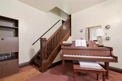 1239 Rebecca St, New Castle, PA 16101 - Photo 5