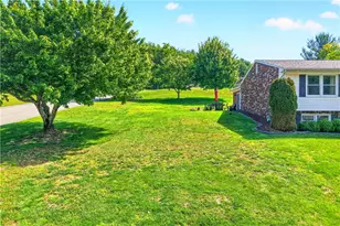 625 Stamford Dr, Hempfield Township, PA 15601 - Photo 25