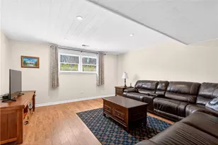 625 Stamford Dr, Hempfield Township, PA 15601 - Photo 23