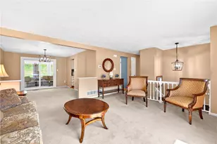 625 Stamford Dr, Hempfield Township, PA 15601 - Photo 5