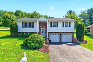 625 Stamford Dr, Hempfield Township, PA 15601 - Photo 1