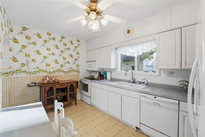 306 Drake Rd, East Lackawannock Township, PA 16137 - Photo 5