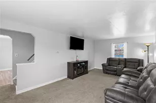 40 Tanager Dr, Kennedy Township, PA 15136 - Photo 3