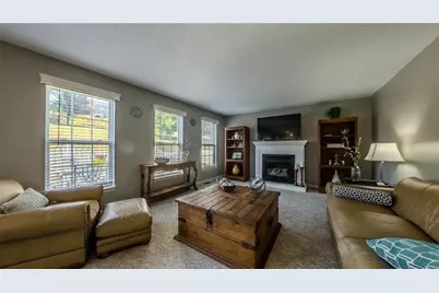 138 Valley View Dr, Rostraver, PA 15012 - Photo 5