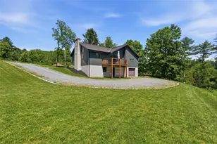 2420 Thomas Dr, Hampton, PA 15101 - Photo 3