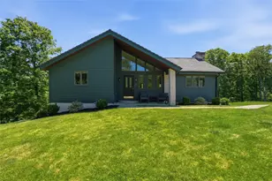 2420 Thomas Dr, Hampton, PA 15101 - Photo 1