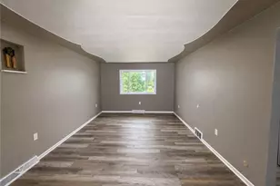 2011 Valley St, West Mifflin, PA 15122 - Photo 3