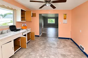 2011 Valley St, West Mifflin, PA 15122 - Photo 5