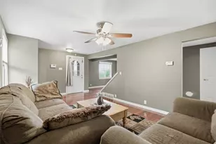 126 Leon Rd, Green Tree, PA 15220 - Photo 7