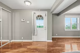 126 Leon Rd, Green Tree, PA 15220 - Photo 5