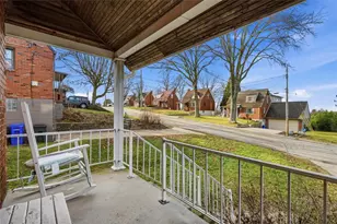 126 Leon Rd, Green Tree, PA 15220 - Photo 3