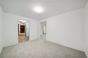 690 Pine Valley Dr, Pittsburgh, PA 15239 - Photo 11