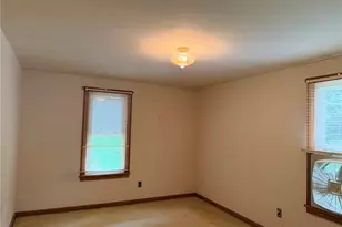 100 S Kings Creek Rd, Hanover Township, PA 15021 - Photo 11