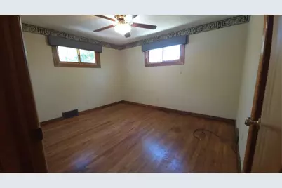 1094 Greenwood Dr, South Park, PA 15236 - Photo 17