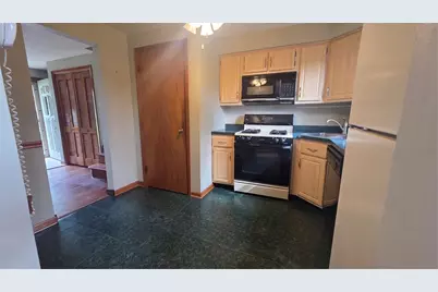 1094 Greenwood Drive, South Park, PA 15236 - Photo 9