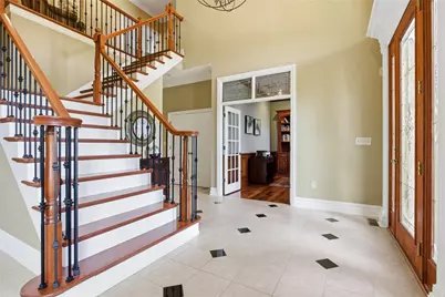 2114 N Villa Ct, Hampton, PA 15044 - Photo 9