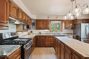 29 Colecrest St, Carnegie, PA 15106 - Photo 9