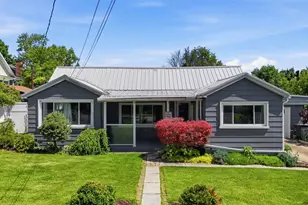302 3rd St, Oakdale, PA 15071 - Photo 1