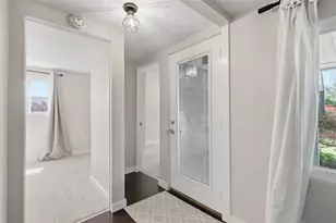 302 3rd St, Oakdale, PA 15071 - Photo 5
