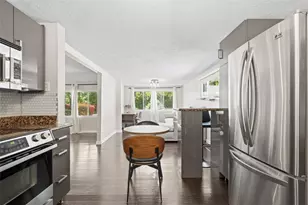302 3rd St, Oakdale, PA 15071 - Photo 23