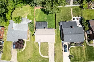 1735 Norsen Dr, Scott Township, PA 15243 - Photo 17
