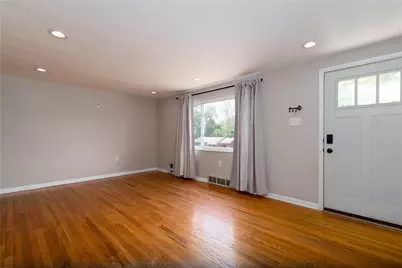 1735 Norsen Dr, Scott Township, PA 15243 - Photo 5