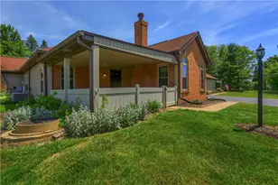 21 Ashford Dr, Cranberry Township, PA 16066 - Photo 3