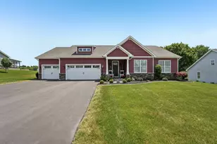 549 Landing Ct, Washington Township, PA 15613 - Photo 1