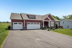 549 Landing Ct, Washington Township, PA 15613 - Photo 3