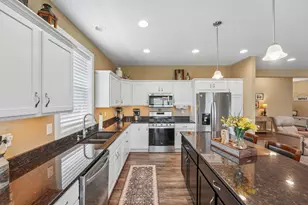 549 Landing Ct, Washington Township, PA 15613 - Photo 17