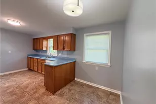 721 Tidball Ave, Grove City Boro, PA 16127 - Photo 5