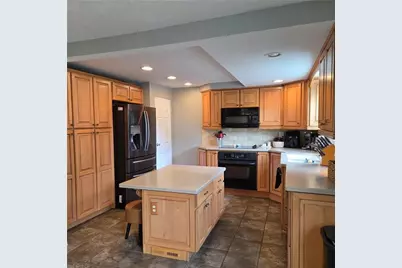 102 Raleigh Ct, Ross Twp, PA 15237 - Photo 5