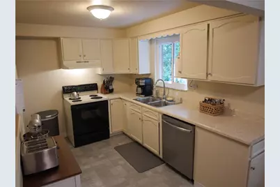 146 Gaymor Dr, Ross Twp, PA 15214 - Photo 5