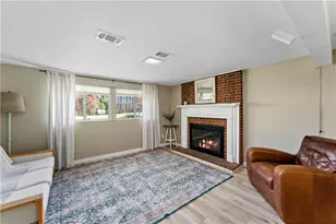 1040 Cork Dr, Bethel Park, PA 15102 - Photo 17