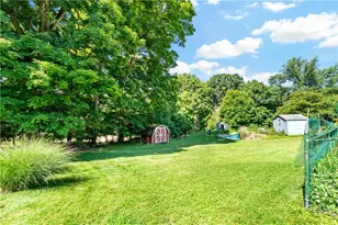 1040 Cork Dr, Bethel Park, PA 15102 - Photo 23