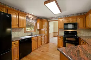 8214 Marquis Dr, Pittsburgh, PA 15237 - Photo 3