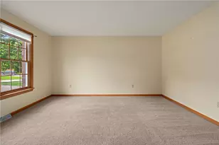 8214 Marquis Dr, Pittsburgh, PA 15237 - Photo 9
