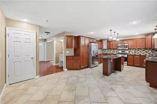 1720 Susan Ct, Hermitage, PA 16148 - Photo 9