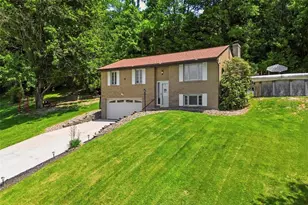 38 Lynncrest Cir, Cecil, PA 15321 - Photo 3