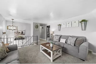 38 Lynncrest Cir, Cecil, PA 15321 - Photo 7