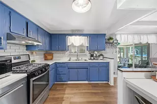 38 Lynncrest Cir, Cecil, PA 15321 - Photo 9