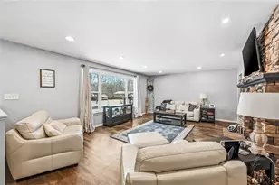 808 Fairfield Dr, Hermitage, PA 16148 - Photo 5