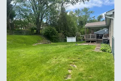512 Malabar Drive, Pittsburgh, PA 15239 - Photo 5