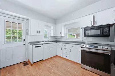1032 Griswold St, Sharon, PA 16146 - Photo 9