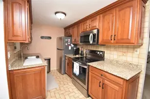 5128 Caste Dr, Pittsburgh, PA 15236 - Photo 7