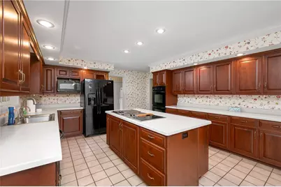 120 Mont Rd, Center Township, PA 16001 - Photo 9