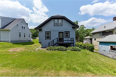 615 Park Ave, Farrell, PA 16121 - Photo 3
