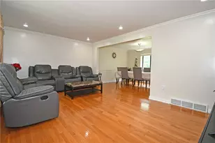 2461 Corteland Dr, Pittsburgh, PA 15241 - Photo 5