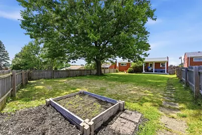 1555 Orchardview Dr, Scott Township, PA 15220 - Photo 5