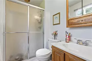 1019 Copsewood Dr, Bethel Park, PA 15102 - Photo 15